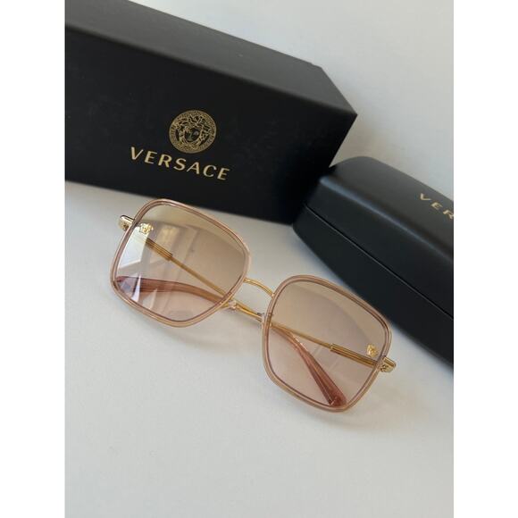 NEW Versace VE2247-D Pink Mirror Square Sunglasses - Picture 3 of 9